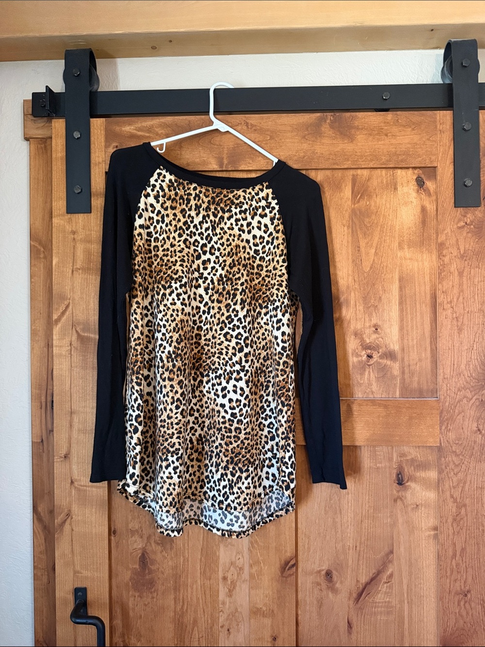 Celeste Black Long-Sleeve Leopard Print Raglan Tee